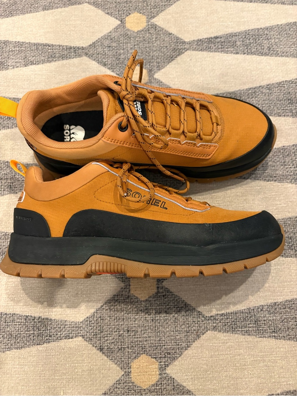 Sorel Outing Men's Brown and Black Low-Top Outdoor Waterproof Sneaker Boots 10
